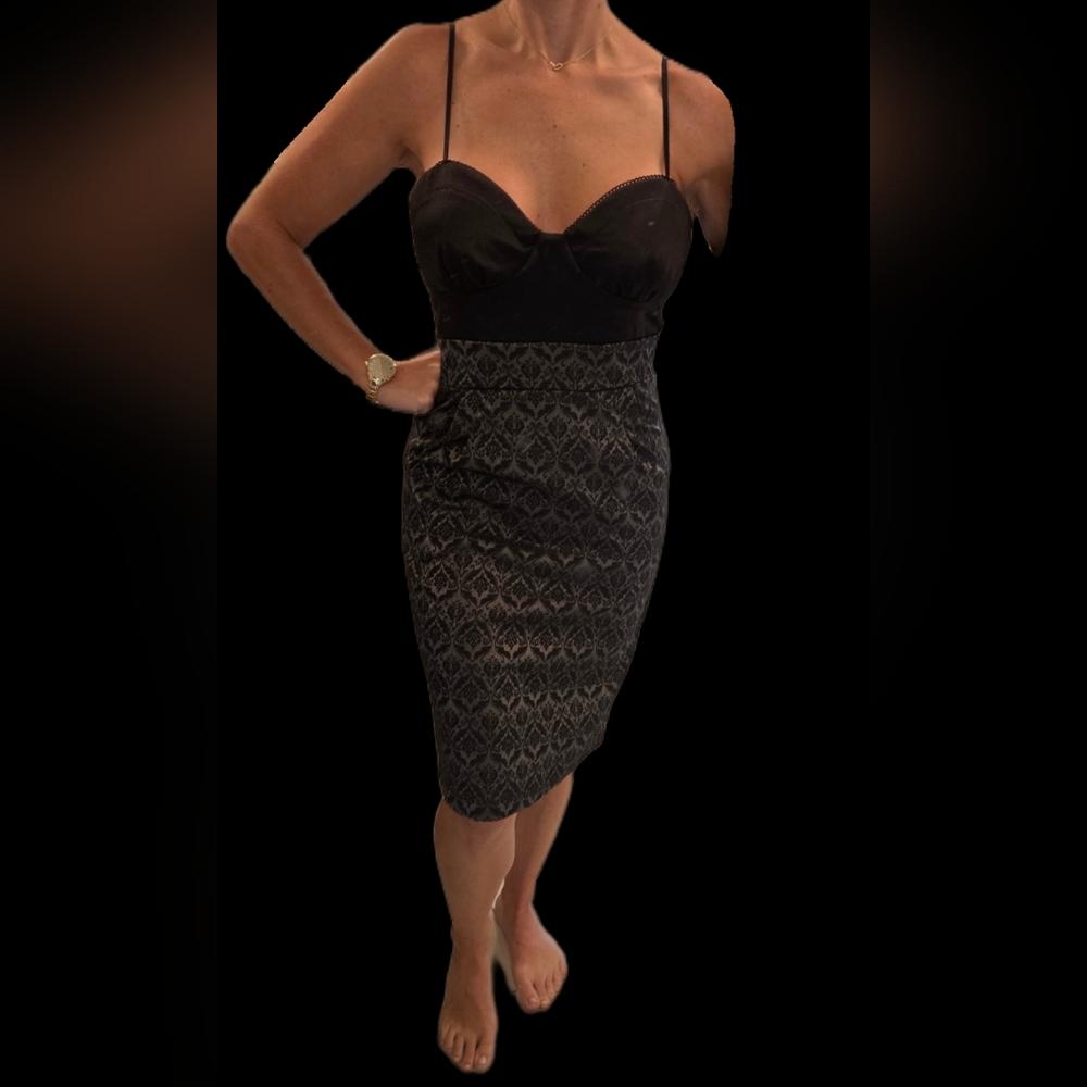 Elegant Black and Gray Patterned Dress